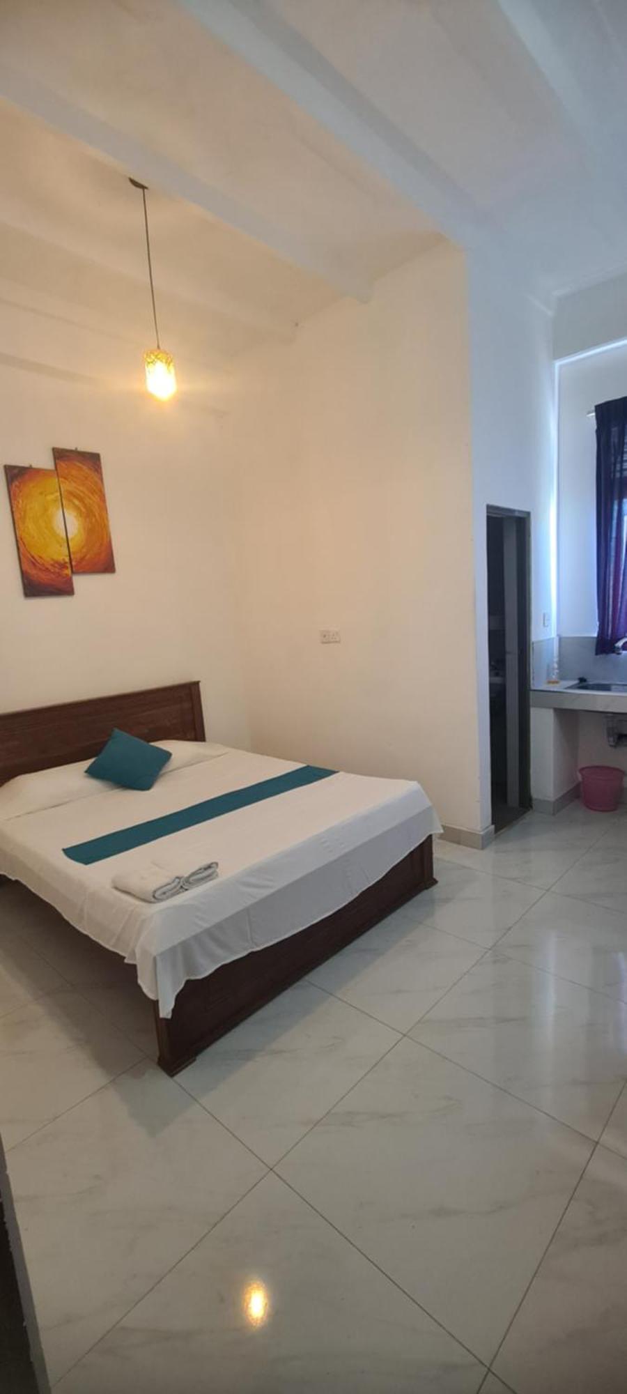 Ceylon Lodge - Airport Transit Hostel Negombo Exterior photo